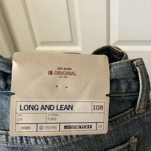 NWT Long and lean, flare jeans
